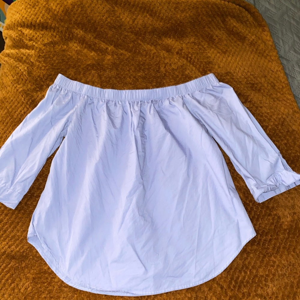 Off shoulder shirt